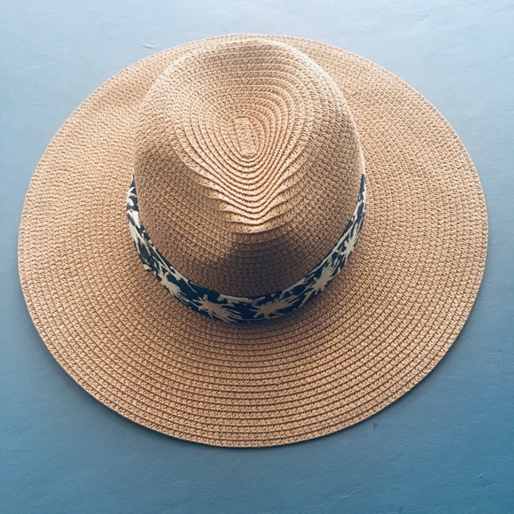 Cruise Club Accessories - Tan Panama Hat, EUC